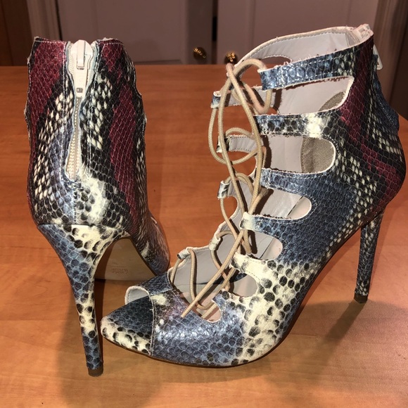 Zara Snakeskin Laceup booties 38 - Picture 4 of 8